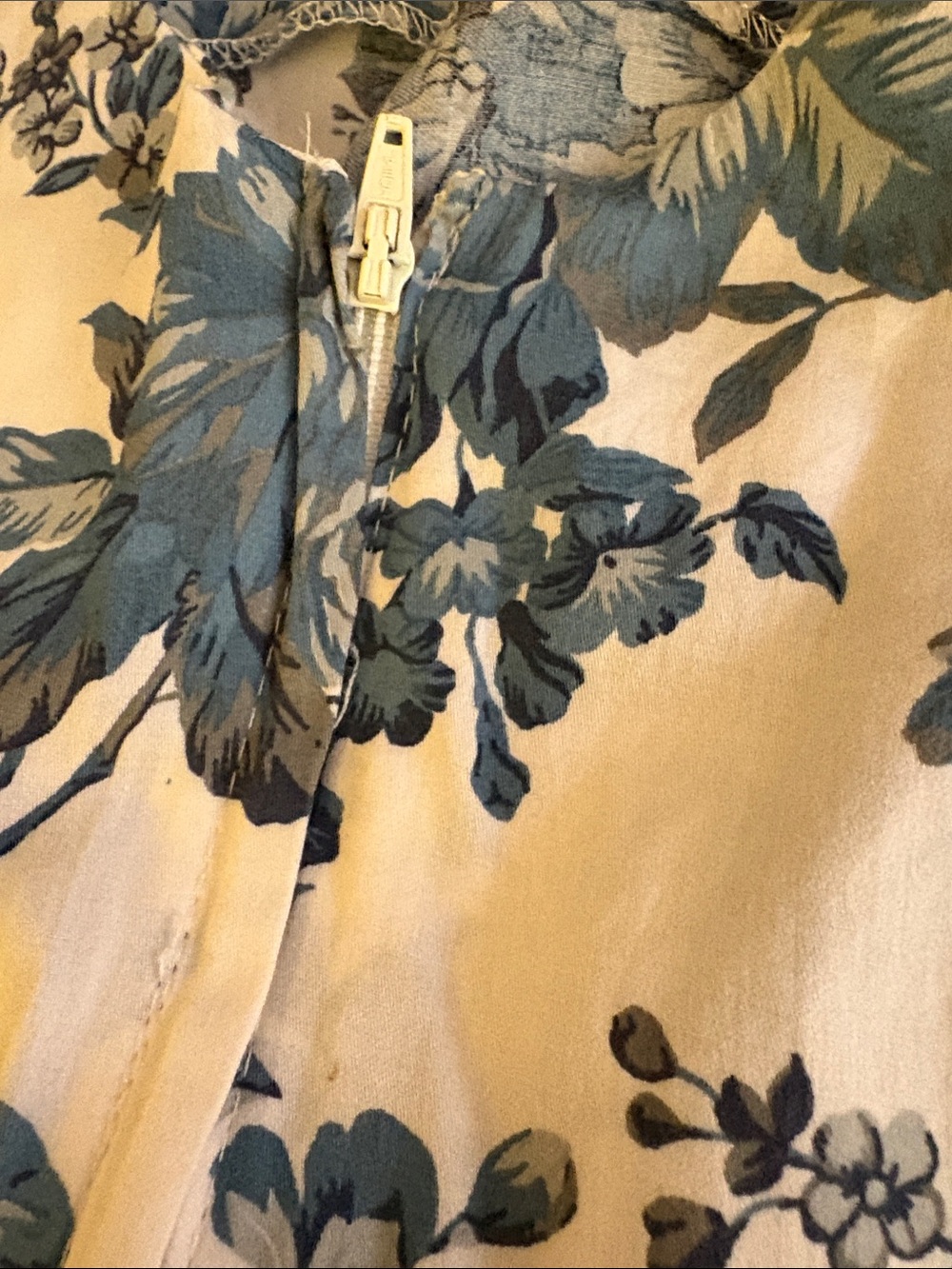 Dorothy Perkins White Midi Dress with Blue Floral Print. Cotton - Picture 8 of 13